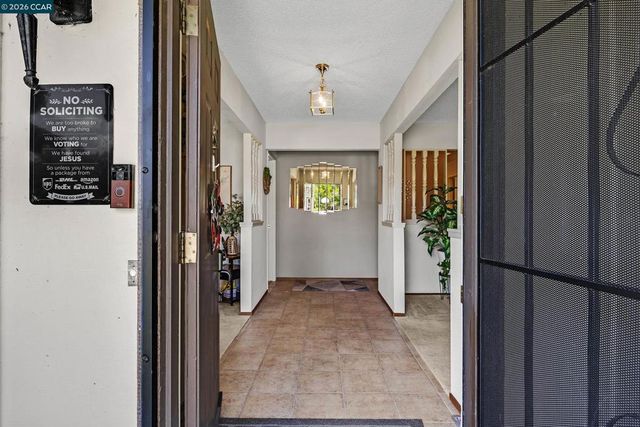 1372 Fascination Cir, Richmond, CA 94803
