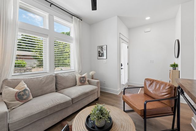 332 Douglas Ave, Nashville, TN 37207