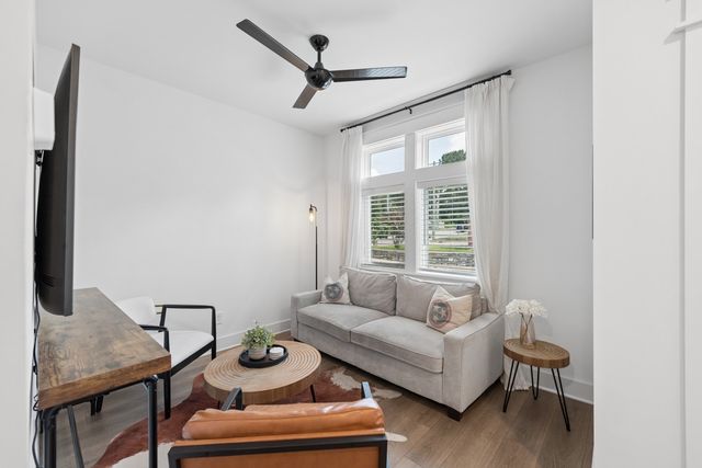 332 Douglas Ave, Nashville, TN 37207