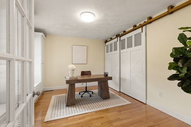 5 Green Meadow Dr, Lynnfield, MA 01940