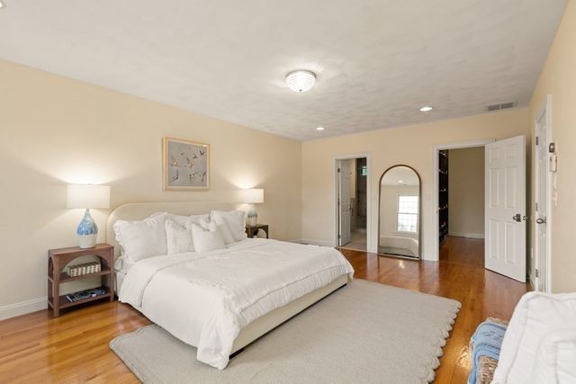 5 Green Meadow Dr, Lynnfield, MA 01940