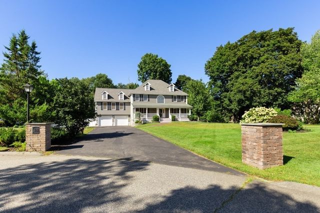 5 Green Meadow Dr, Lynnfield, MA 01940