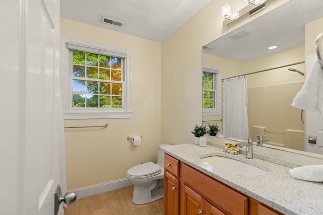 5 Green Meadow Dr, Lynnfield, MA 01940