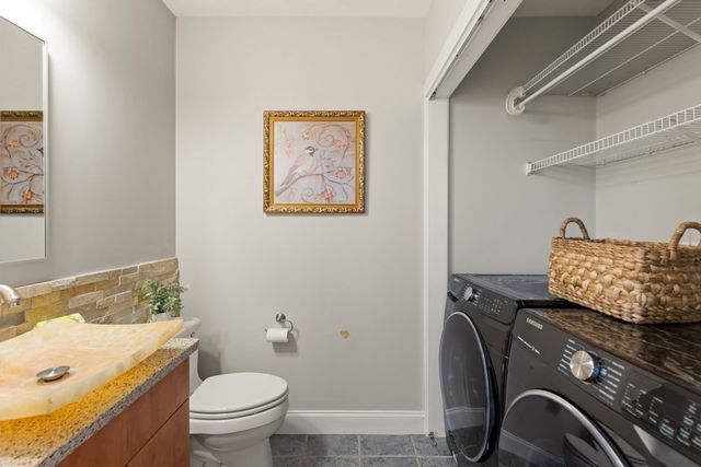 5 Green Meadow Dr, Lynnfield, MA 01940