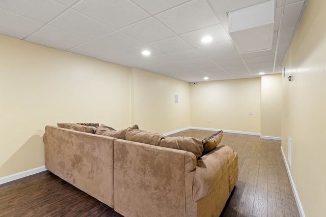 5 Green Meadow Dr, Lynnfield, MA 01940