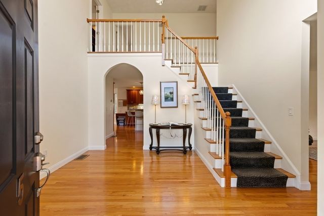 5 Green Meadow Dr, Lynnfield, MA 01940