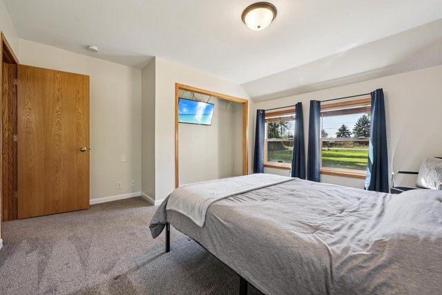 10216 N Baehr ROAD, Mequon, WI 53092