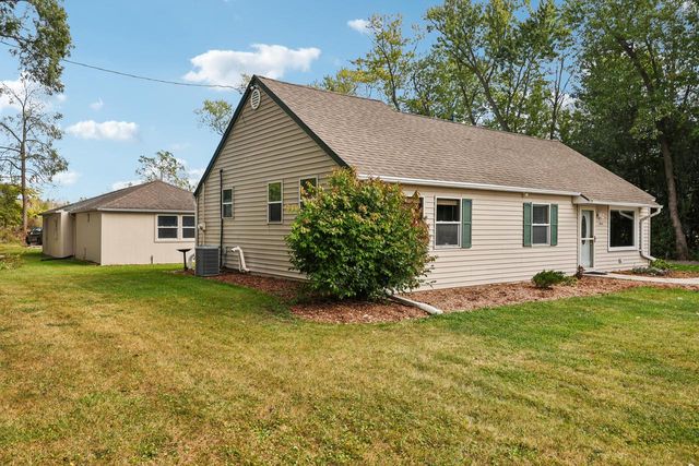 10216 N Baehr ROAD, Mequon, WI 53092