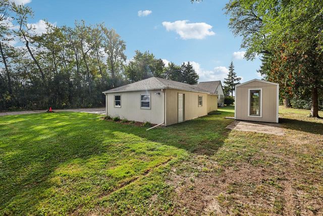 10216 N Baehr ROAD, Mequon, WI 53092