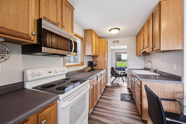 10216 N Baehr ROAD, Mequon, WI 53092