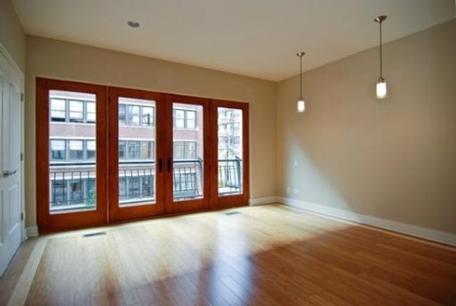918 W Van Buren Street, Chicago, IL 60607
