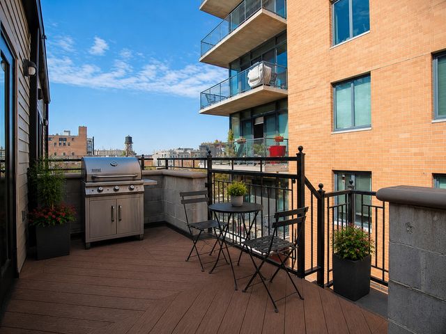 918 W Van Buren Street, Chicago, IL 60607