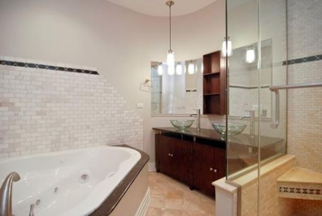 918 W Van Buren Street, Chicago, IL 60607