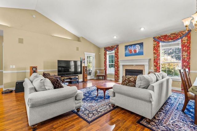 2961 Laurel Park, Saginaw Twp, MI 48603