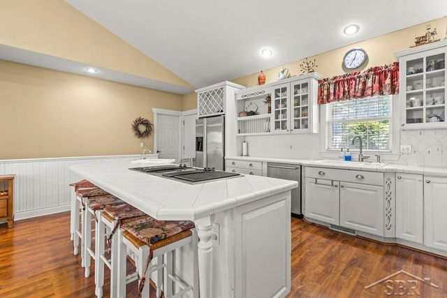 2961 Laurel Park, Saginaw Twp, MI 48603