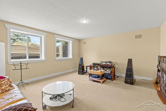 2961 Laurel Park, Saginaw Twp, MI 48603