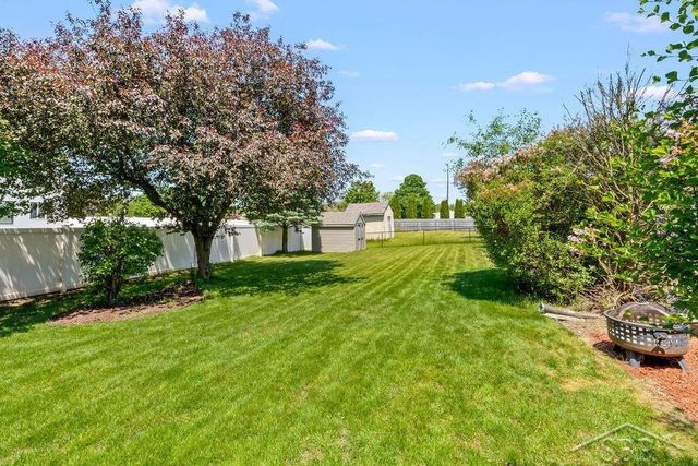 2961 Laurel Park, Saginaw Twp, MI 48603