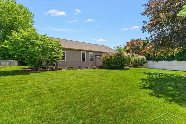2961 Laurel Park, Saginaw Twp, MI 48603