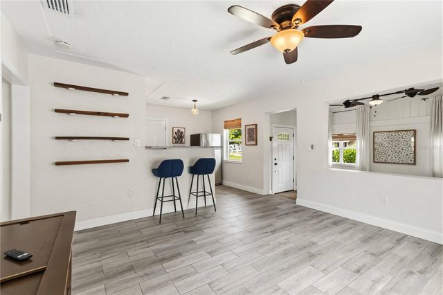2924 HILLVIEW STREET, Sarasota, FL 34239