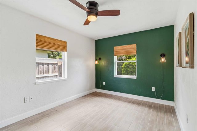 2924 HILLVIEW STREET, Sarasota, FL 34239