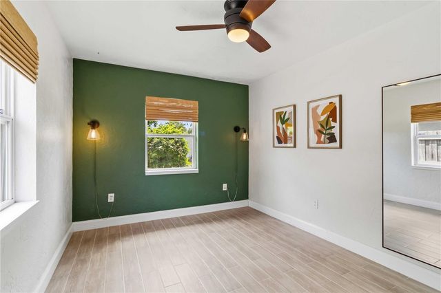 2924 HILLVIEW STREET, Sarasota, FL 34239