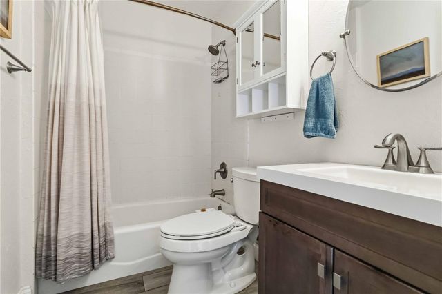 2924 HILLVIEW STREET, Sarasota, FL 34239
