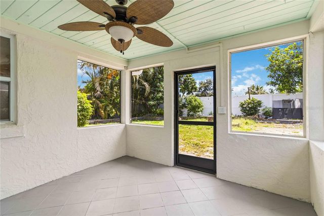 2924 HILLVIEW STREET, Sarasota, FL 34239