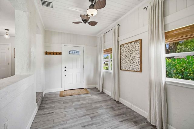 2924 HILLVIEW STREET, Sarasota, FL 34239