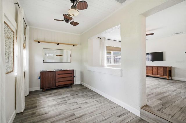 2924 HILLVIEW STREET, Sarasota, FL 34239