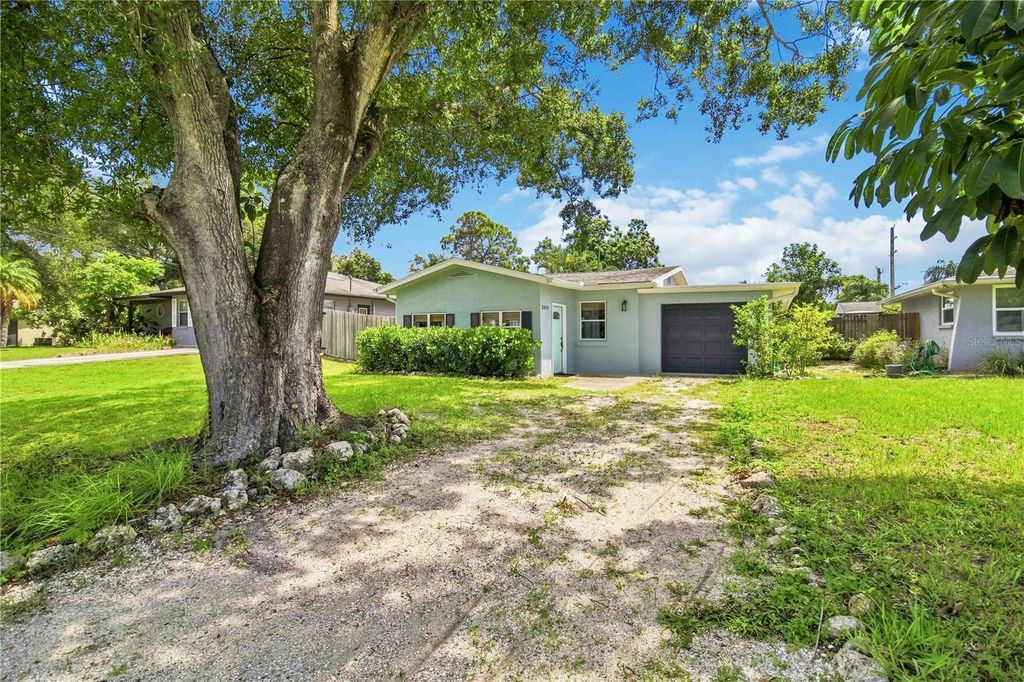 2924 HILLVIEW STREET, Sarasota, FL 34239