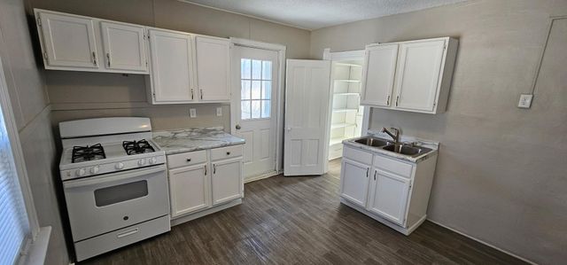 669 Old Highway 8 NW, New Brighton, MN 55112