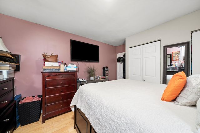 5038 S Laramie Avenue, Chicago, IL 60638