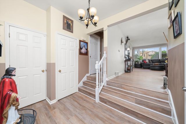 5038 S Laramie Avenue, Chicago, IL 60638