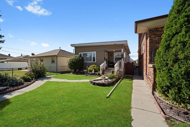 5038 S Laramie Avenue, Chicago, IL 60638