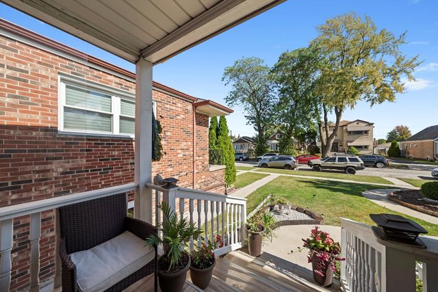 5038 S Laramie Avenue, Chicago, IL 60638