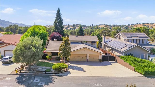 1695 Southfork, Paso Robles, CA 93446