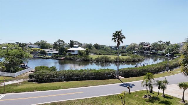 231 LAGOON DRIVE, Palm Harbor, FL 34683