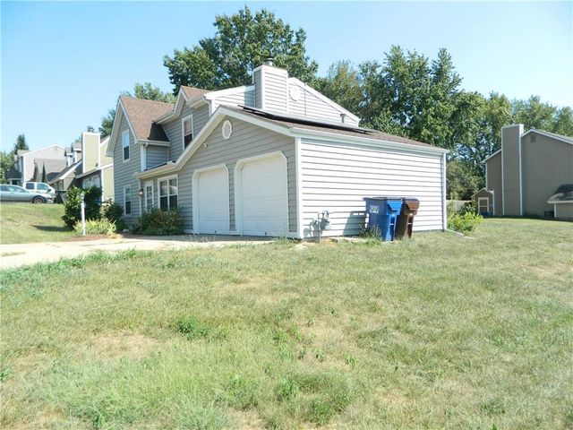 3619 Lakecrest Court, Lawrence, KS 66049