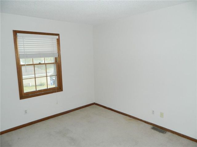 3619 Lakecrest Court, Lawrence, KS 66049