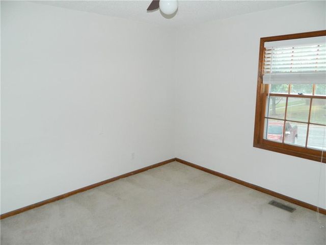 3619 Lakecrest Court, Lawrence, KS 66049