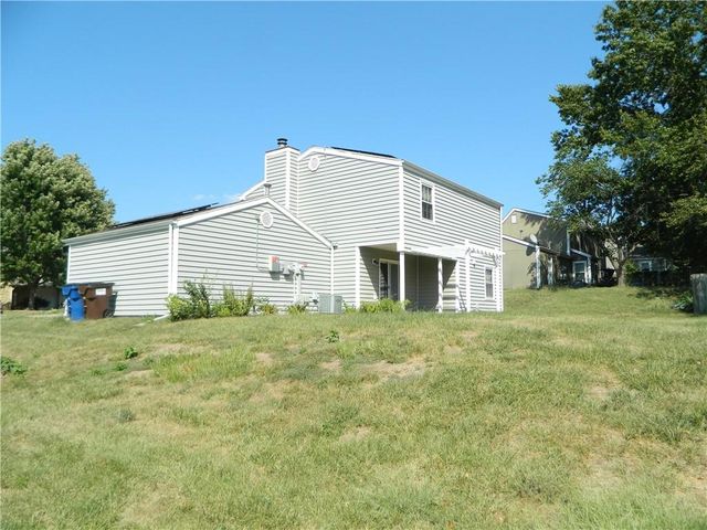 3619 Lakecrest Court, Lawrence, KS 66049