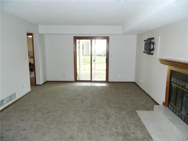 3619 Lakecrest Court, Lawrence, KS 66049