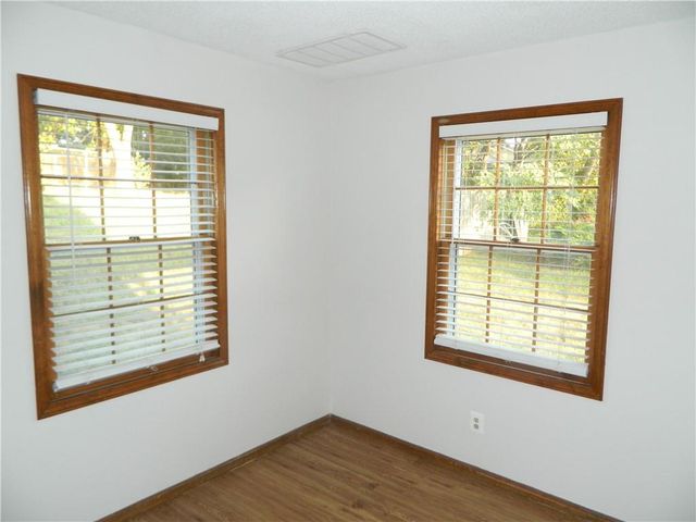 3619 Lakecrest Court, Lawrence, KS 66049