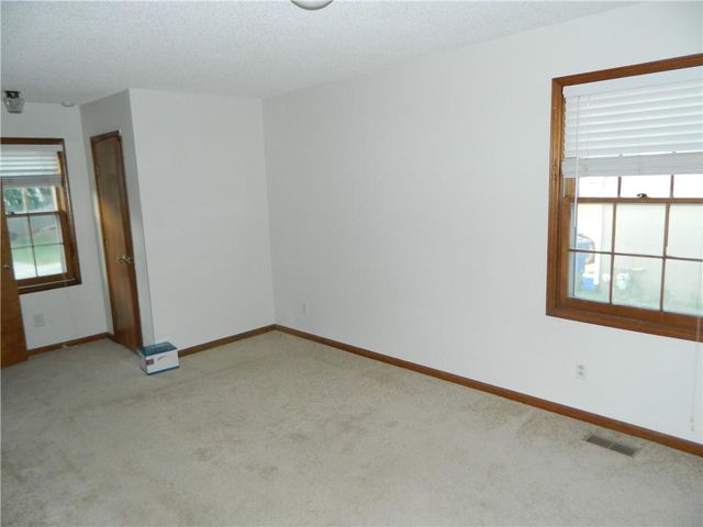 3619 Lakecrest Court, Lawrence, KS 66049