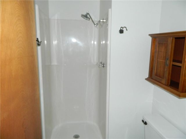 3619 Lakecrest Court, Lawrence, KS 66049