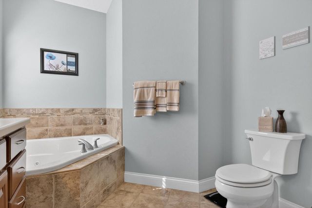 2707 Rolling Meadows DRIVE, Sheboygan, WI 53083
