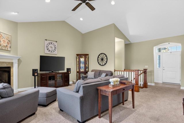 2707 Rolling Meadows DRIVE, Sheboygan, WI 53083