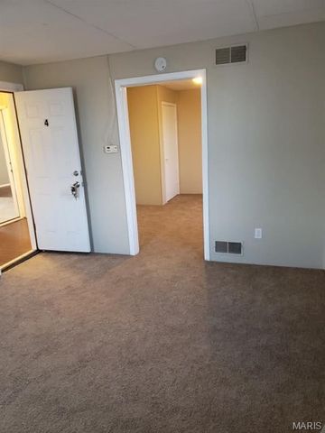 111 Henry Street, East Alton, IL 62024