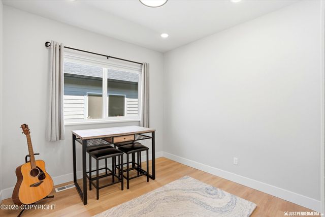 8862 Chalk Hill Loop, Anchorage, AK 99502