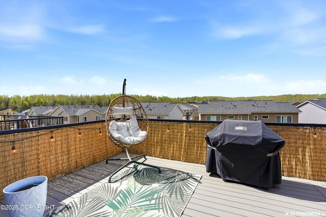 8862 Chalk Hill Loop, Anchorage, AK 99502